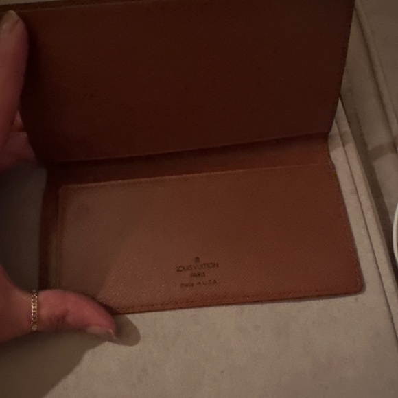 Louis Vuitton Monogram CHECKBOOk - Picture 2 of 2